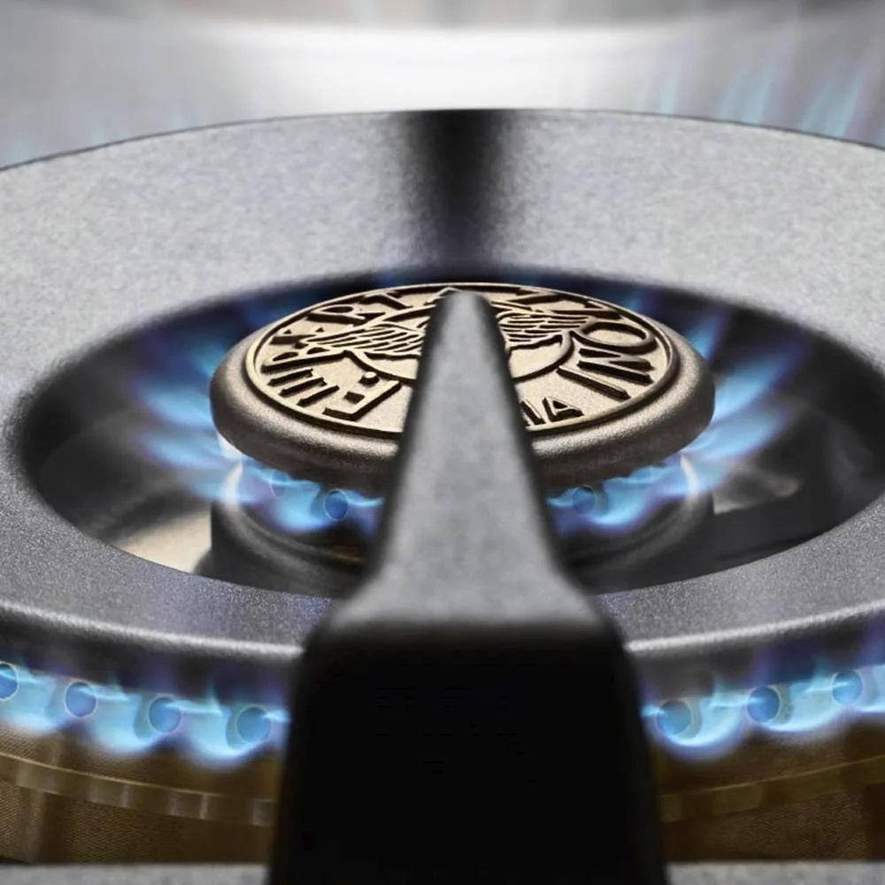 Варочный центр 100 см, 6 газовых конфорок и три шкафа HER126G2ENET